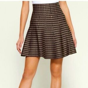 Max Studio Soft Knit Houndstooth, A-Line Skirt - Black and Tan